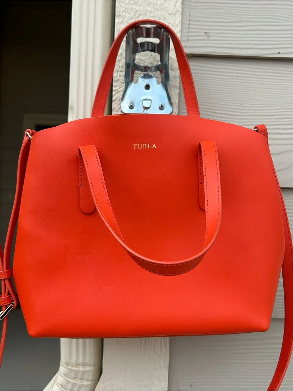Excellent! FURLA Genuine Leather ORANGE Handbag w/Crossbody Strap